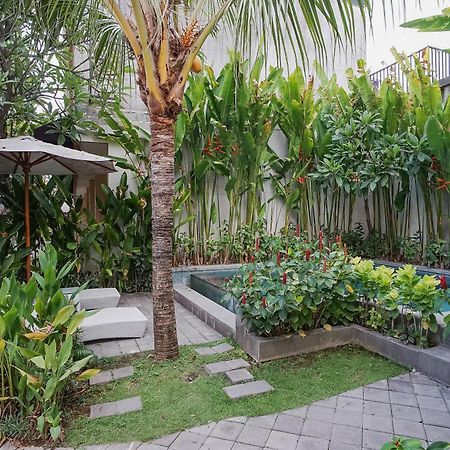Hotel Dee Mansion Denpasar Zewnętrze zdjęcie
