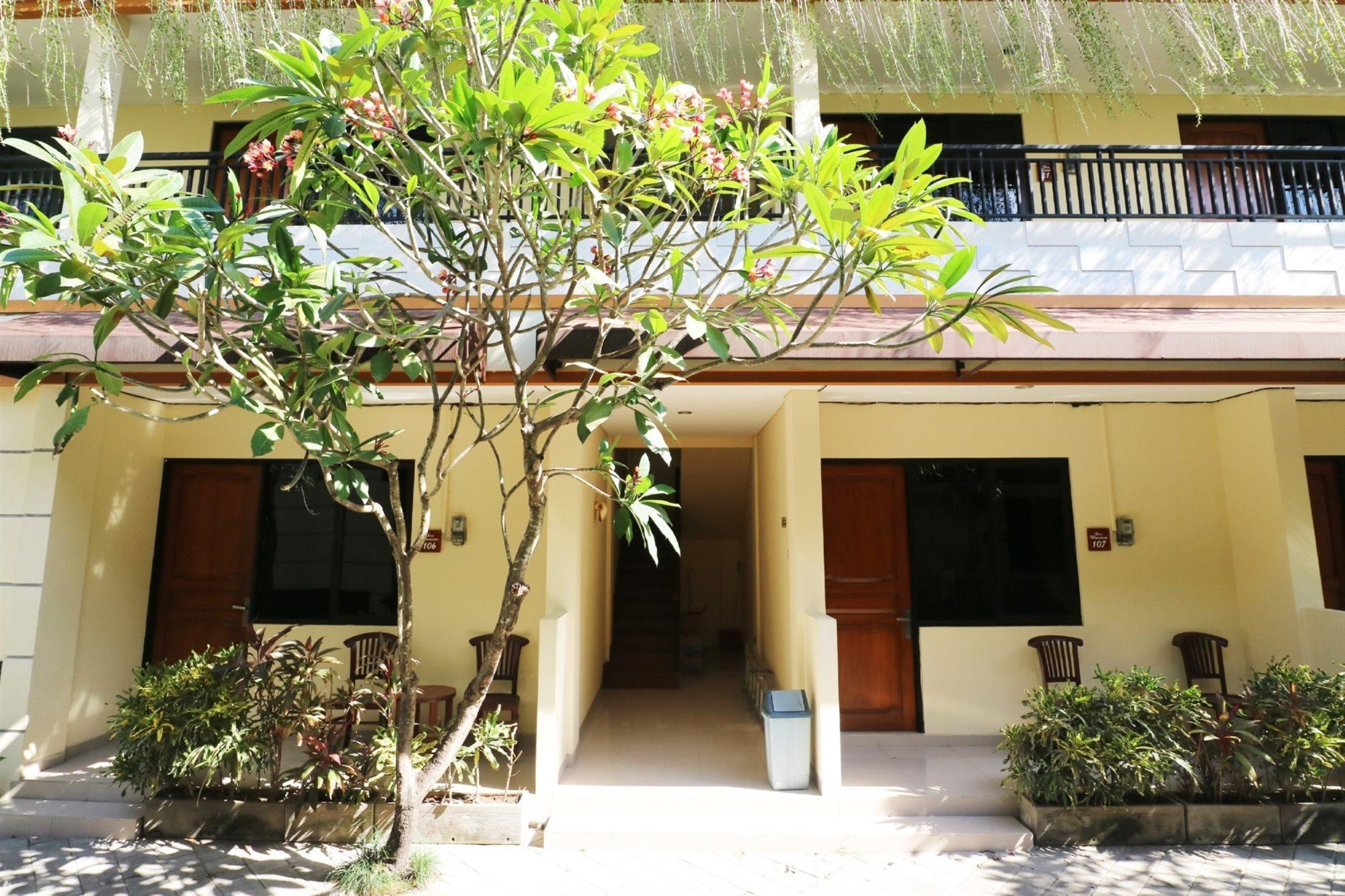 Hotel Dee Mansion Denpasar Zewnętrze zdjęcie