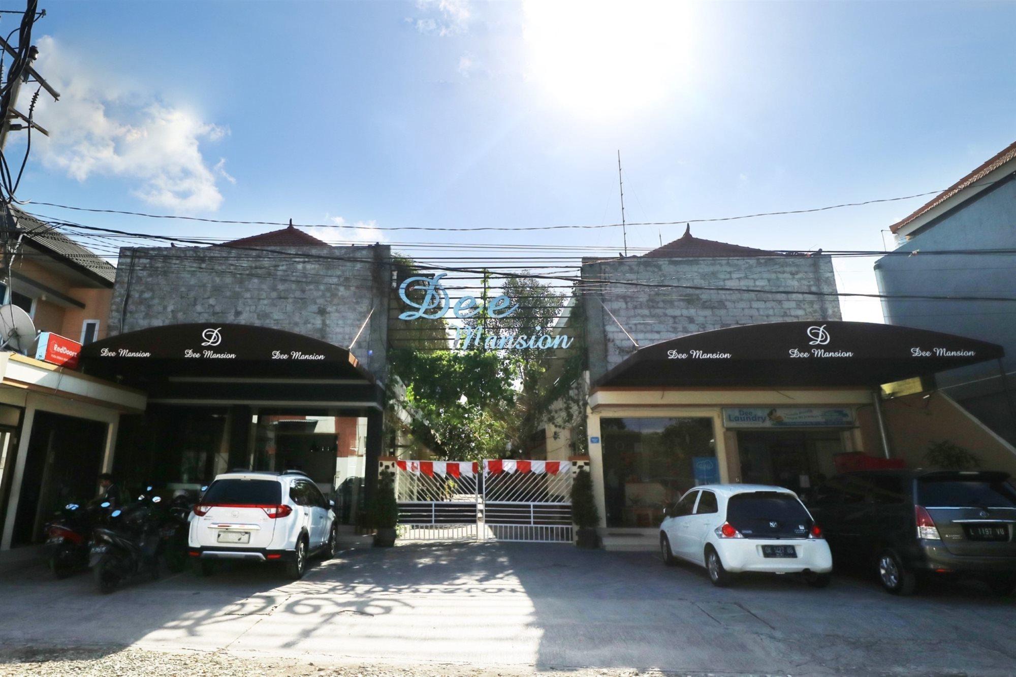 Hotel Dee Mansion Denpasar Zewnętrze zdjęcie