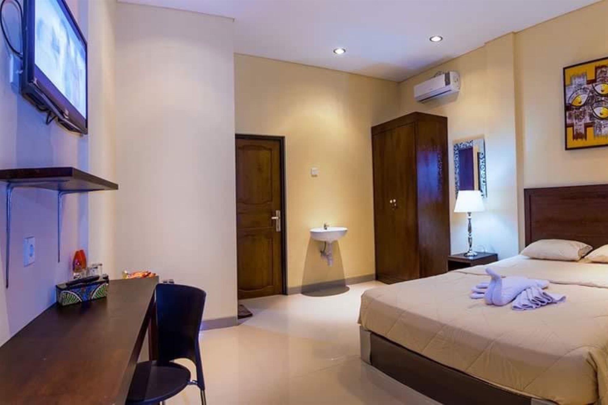 Hotel Dee Mansion Denpasar Zewnętrze zdjęcie