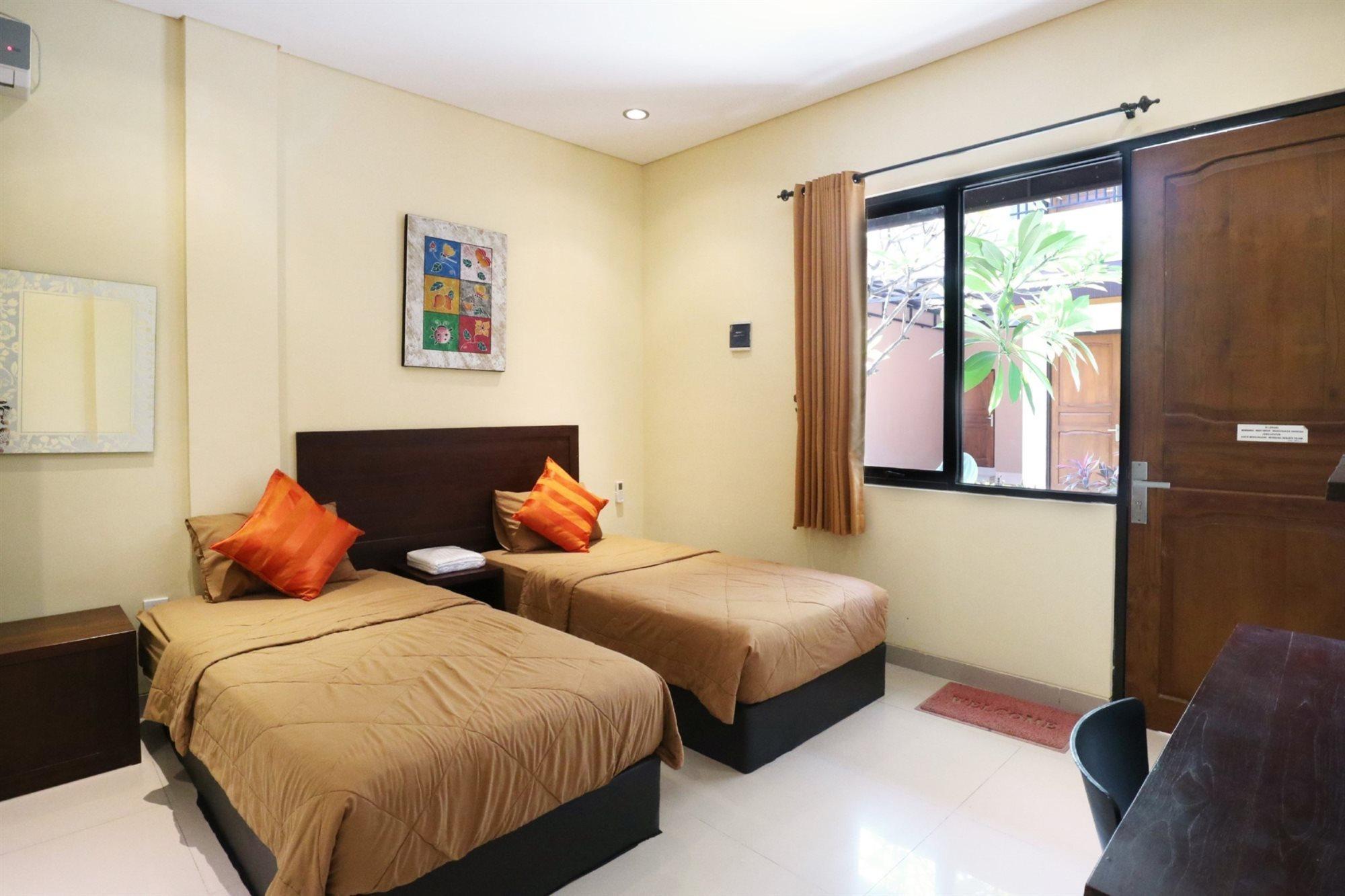 Hotel Dee Mansion Denpasar Zewnętrze zdjęcie