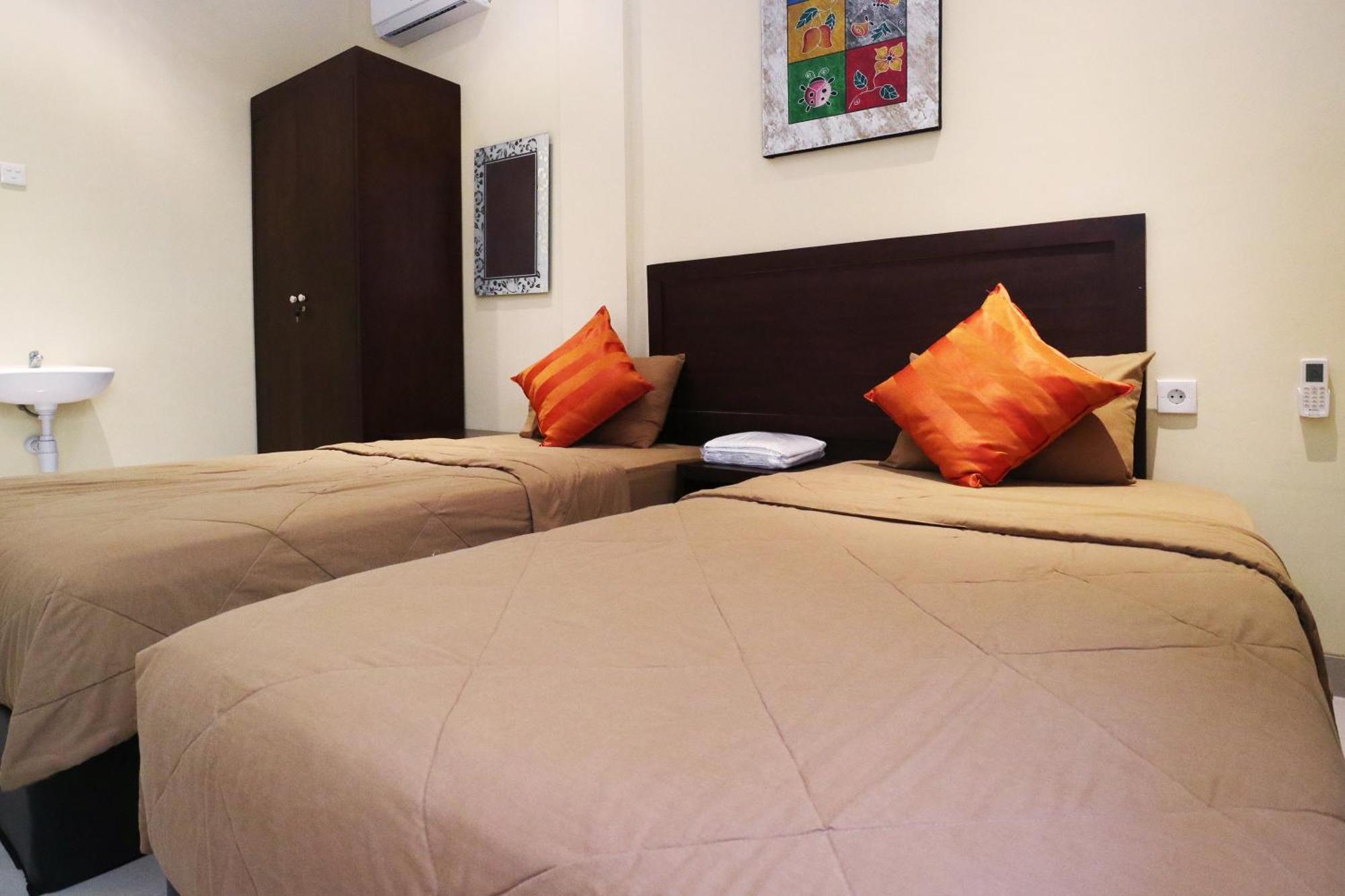 Hotel Dee Mansion Denpasar Zewnętrze zdjęcie