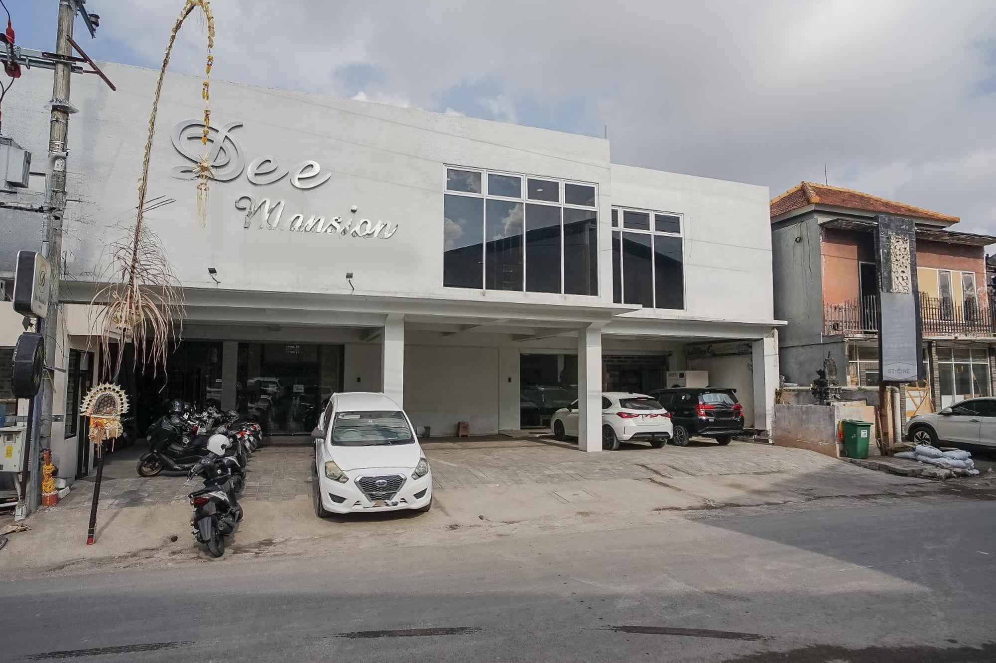 Hotel Dee Mansion Denpasar Zewnętrze zdjęcie