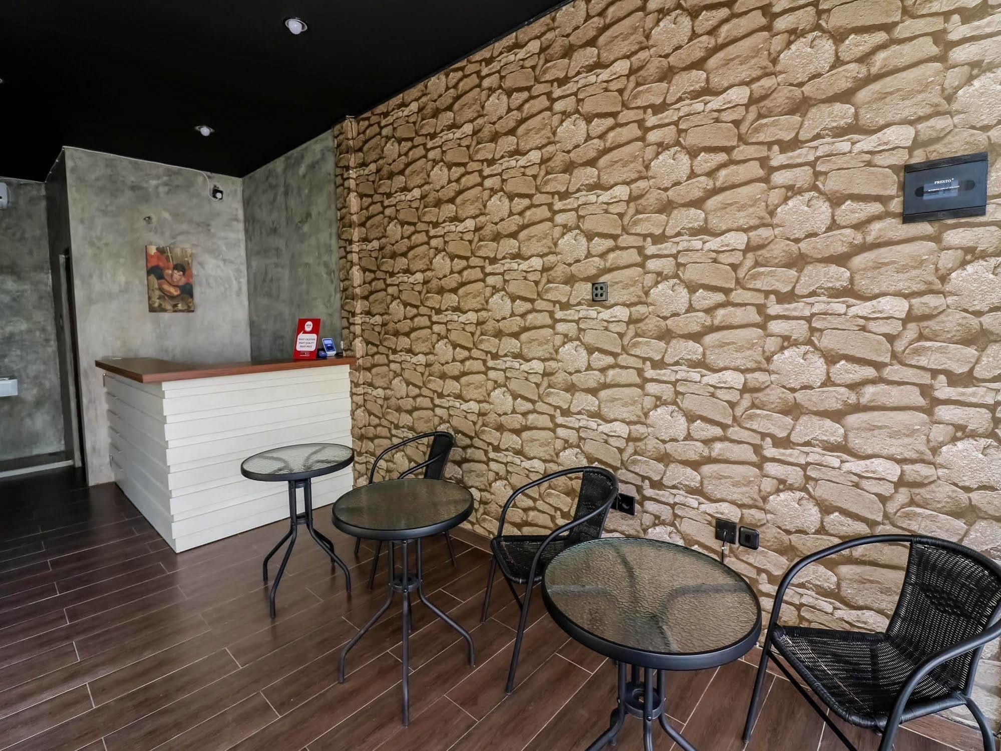 Hotel Dee Mansion Denpasar Zewnętrze zdjęcie