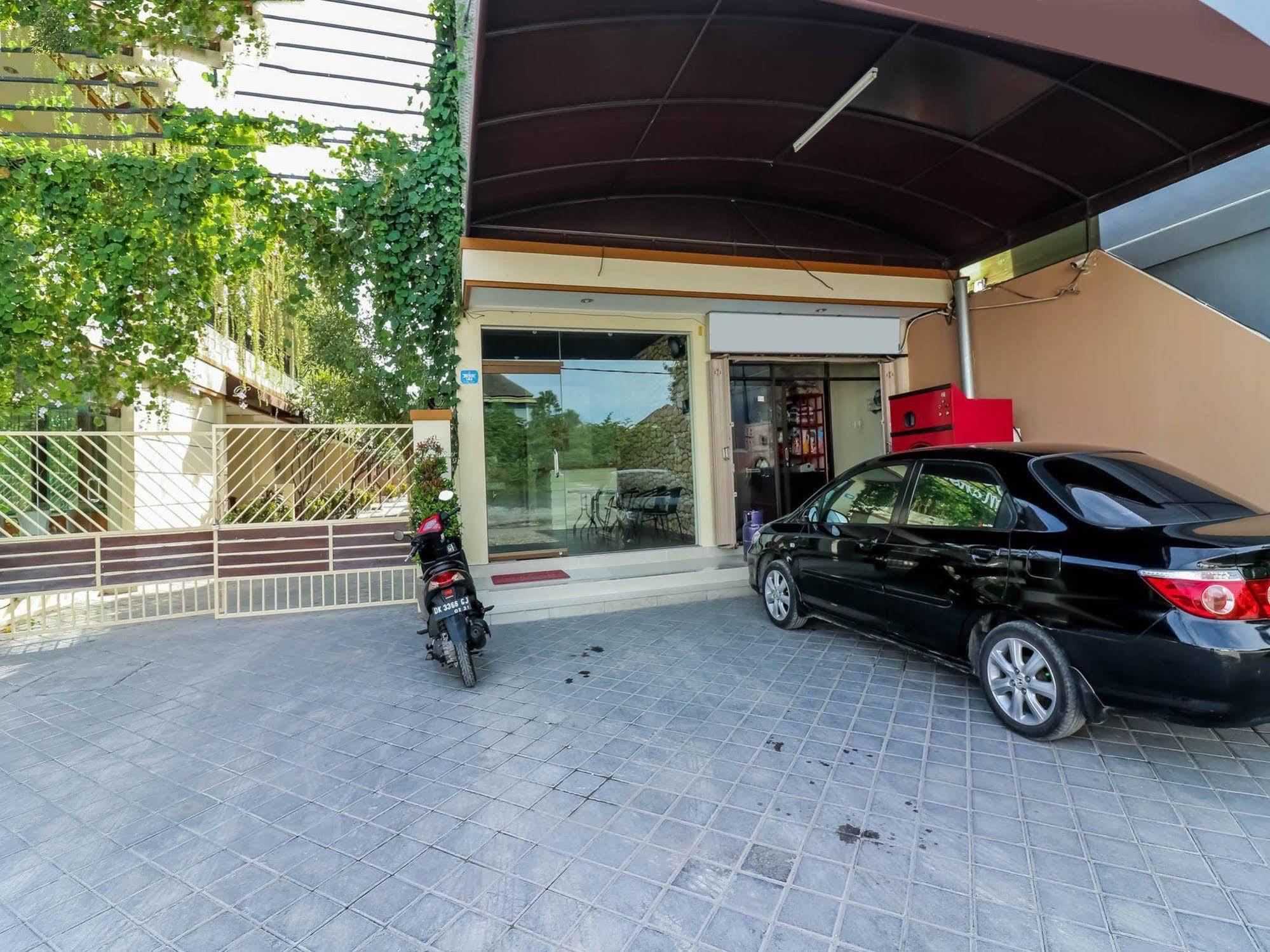 Hotel Dee Mansion Denpasar Zewnętrze zdjęcie